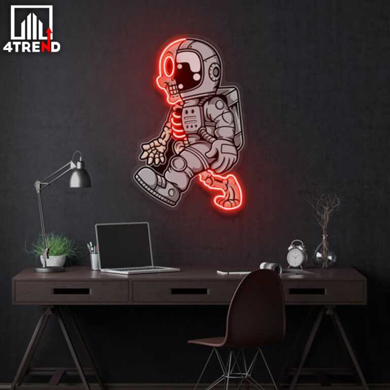 AstronautHalfSkullbg2_600x