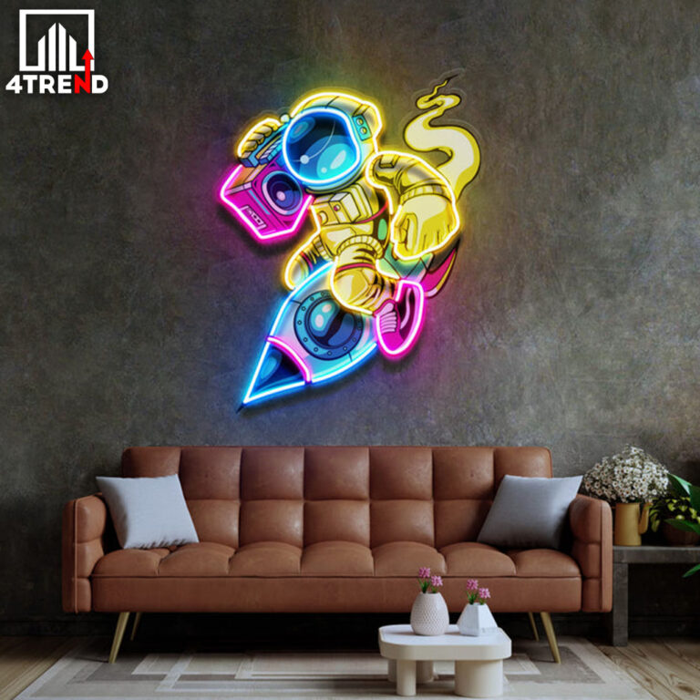 Astronautsenjoyingspace3_700x