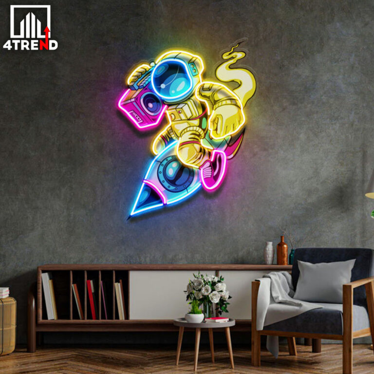 Astronautsenjoyingspace3_700x