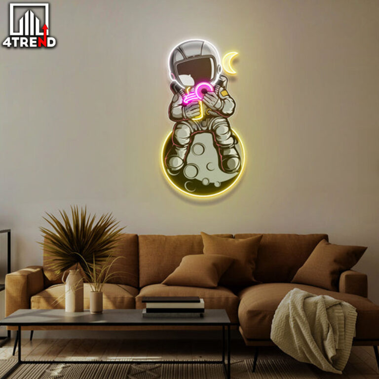لافتة نيون "Astronaut donut" - لوحة أكريليك